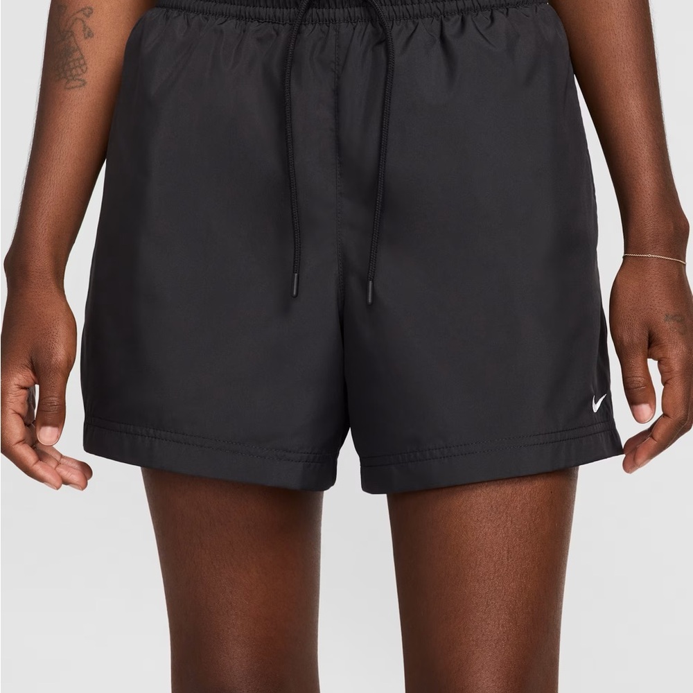 NWT Nike Sportswear Classic Wovens
Women's Mid-Rise Shorts Black XL - Picture 2 of 9